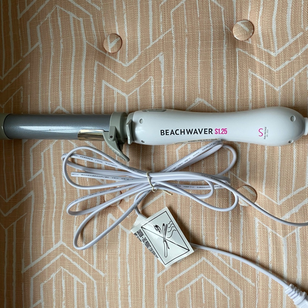 Beachwaver S1.25 rotating curling iron